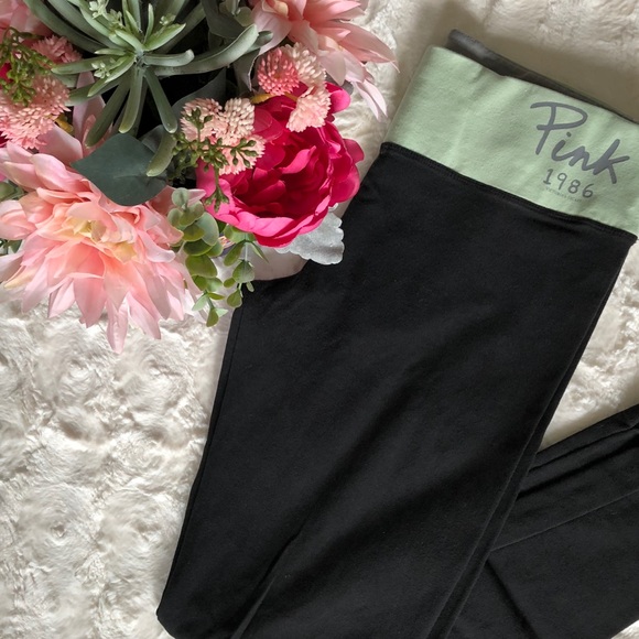 PINK Victoria's Secret Pants - PINK VS Flat Waistband Leggings